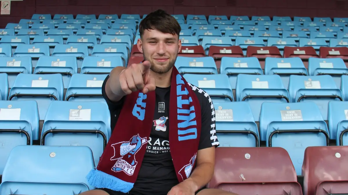 The Iron bolster their ranks with the addition of forward James Gale 