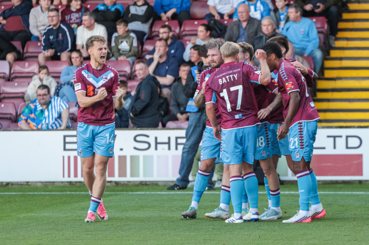 Gallery: Hartlepool United (H) - Steve Hope — photo 69