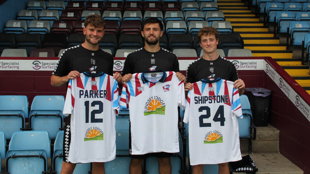 Players to wear bespoke warm-up t-shirts this afternoon following Lindsey Lodge partnership launch