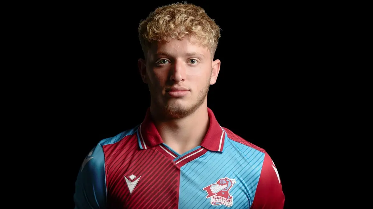 Harry Lewis rejoins Gainsborough Trinity on loan