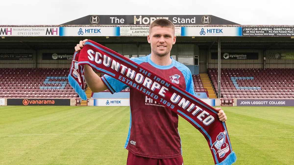 Connor Smith joins on loan from Hearts